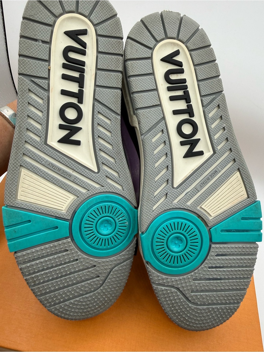 Louis Vuitton LV Multicolor Leather Trainer's Low-Top Sneakers full inclusion - Picture 8 of 11